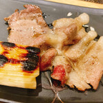 炭火割烹とも - 猪炙り、下仁田葱