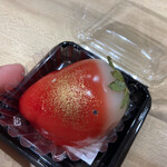 御菓子司よしおか - 一個ケースをパカっと開けて