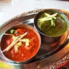 インドカレーヘブン - 日替わりカレーとほうれん草とチキンのカレー