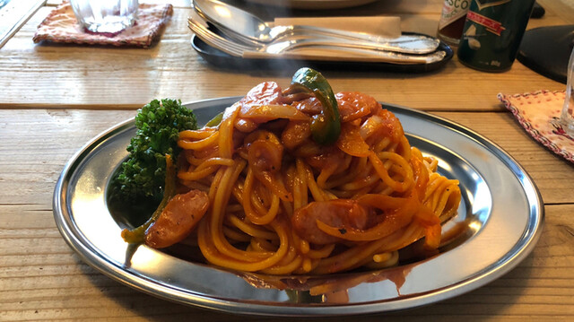 Go Go Round This World! Books＆Cafe 郡山カフェ &ndash; 本とコーヒーの癒し空間