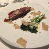 レフェルヴェソンス - 鴨胸肉をミズナラで焼いて