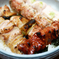 伊勢廣 京橋本店 - 焼鳥5本丼 ¥1,900