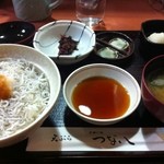つな八 - 野菜の天ぷらと釜揚げしらす丼セット