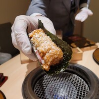 銀座 ちかみつ 六丁目 - 和牛の雲丹ユッケドッグ淡雪塩　〜目の前仕上げ〜