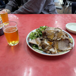 新福菜館 - 付出し肉 600円
      ビール[大] 600円