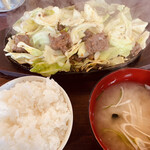 스타미나 텟판 다이코쿠짠 신토스점 - 스태미나 철판구이(1.5인분) = 1230엔 세금 포함