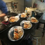 洋惣菜 亀洋 - オードブル準備中