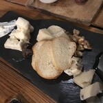 BARBA - チーズ盛り合わせ