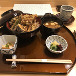 天ぷら 天源 - ②穴子天丼、小鉢(ホタテの甘辛煮)、味噌汁、お新香