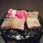 和味の宿　角上楼 - 石の上でジュージューといい音が…。