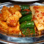 焼肉 ジャンボ - キムチ盛り合わせ