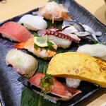 さんきゅう水産 - 令和4年1月 ランチタイム
サービスセット(にぎり10貫＋赤出汁) 869円