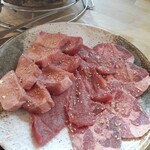 炭火焼肉ホルモン 横綱三四郎 - 