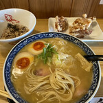 彩色ラーメン きんせい総本家 夢風 - 