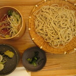 Ishiusubiki Soba Ishiraku - 鰹たたき丼と自家製二八蕎麦