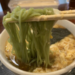 そば処 日本橋 - 蕎麦はグリーン色