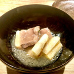 神楽坂 石かわ - 葱とセリの煮浸しに焼き鴨　鴨の旨味が濃い