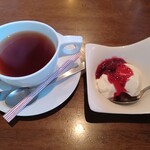 Waigaya - 紅茶とパンナコッタ