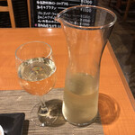 眞 - ①ハウスワイン白、デキャンタ