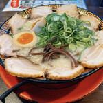 Nagahama Ramen - 細麺、ネギ多め、背脂、キクラゲ有り