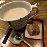 喫茶去かつて - ほうじ茶ミルク(600円)