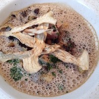 ラトラス - フレンチセップ（ポルチーニ茸）のヴルーテとフォアグラと国産キノコのフリカッセ