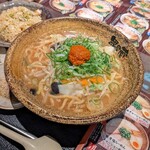 越後秘蔵麺　無尽蔵 - 野菜辛味噌ラーメン