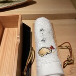 ぬま田 - 玉手箱にはお手拭きが入っています