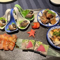 チャイニーズガーデンレストラン 深記 - 前菜(よだれ鶏、自家製焼豚、黒バイ貝、白身魚の甘酢和え、豚肉とブロッコリーのゼリー寄せ)
