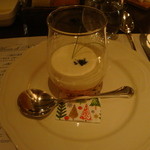 トラットリア・アルベロ - 千葉県産　完熟トマトのゼリー　ヴィシソワーズのカクテル仕立て　フランス産キャビア添え