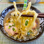 麺や 七彩 - 太麺の手揉み麺