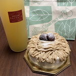 ITAGAKI フルーツボックス  - 2022年 ケーキ福袋（マロンケーキとリンゴジュース）