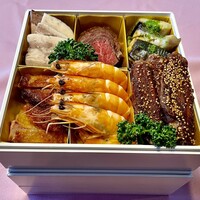 アコルドゥ - ❶ばあく豚と黒豆のコッシード ❷牛フィレのロースト金牛蒡と菊芋のキャラメリゼ ❸サワラのグリル❹大和肉鶏のロースト小芋❺海老とサフラン風味のアロス海老マヨネーズ ❻倭鴨の手羽先宇陀の金胡麻