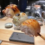 焼き鳥 とりら - 高坂鶏の脂としっかり対話された断面です！流石‼︎