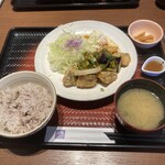 大戸屋ごはん処 - 