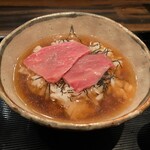 梅田お初天神大人の神戸牛焼肉 - 〆は名物の「牛肉のお茶漬け」