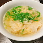 Dhinzu By Jin Din Rou - 香港海老ワンタン麺、塩❤︎