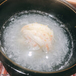 Tsukanoma - ズワイ蟹真薯のみぞれ仕立て。脚肉を贅沢に使用。利尻だったけな、この昆布出汁は最高