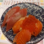 俺の魚を食ってみろ!!  - 本マグロ　サーモンイクラ乗せ
