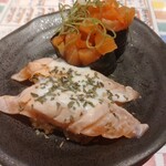 俺の魚を食ってみろ!!  - サーモンユッケ　サーモンバジル