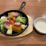 COCO'S - 温野菜のシーザーサラダ（¥319）