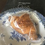 CALVA - 透明の袋に入っているまま、クロワッサンを冷凍庫に入れて5日後に食べてみました。