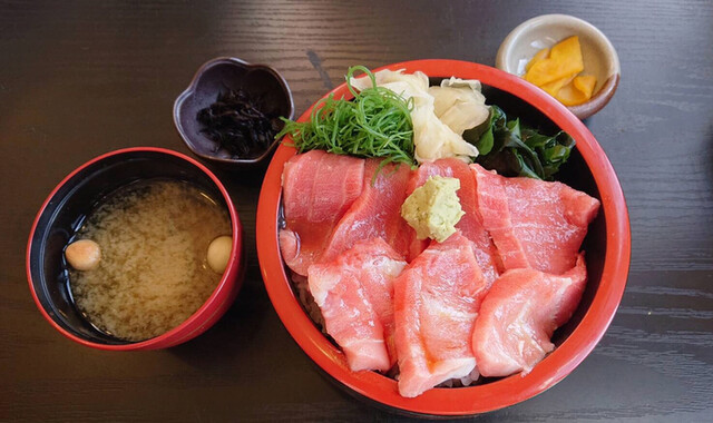 三崎港まぐろ食堂わたなべ>
