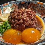 ホルモン人生タロちゃん - 和牛炙りユッケ