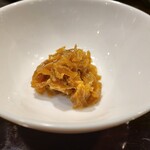 粉ひで - おつまみに奈良漬酒盗。まさしく酒の大泥棒。