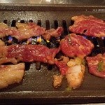 焼肉 韓亭 - リブロースを焼く…(^o^)