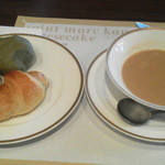 ベーカリーレストランサンマルク - パン＆ゴボウクリームスープ