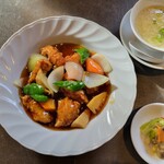洛陽花 - lunchの酢豚　(たまごスープ、香の物)