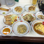 Gyouza No Oushou - 餃子、にんにく激増し餃子、炒飯、天津飯、鳥の唐揚げ、野菜炒め、春巻（以上すべてジャストサイズ）、生中