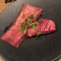 六本木焼肉　Kintan - 30日間熟成タンとプラチナタンの食べ比べ